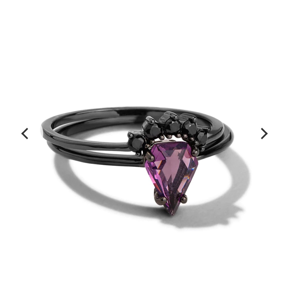 Oomiay Black and Purple Ring Set